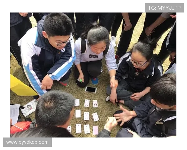 三田萌日香闪耀横滨FC主场开球现场展现青春与激情魅力